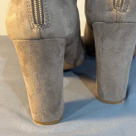 Steve Madden Women's 7M Emotions Taupe Over The Knee Boots - Picture 7 of 16